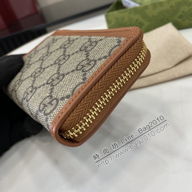 Gucci專櫃古馳最新款Emblem系列飾包帶卡片夾零錢包 jh2415型號：821804